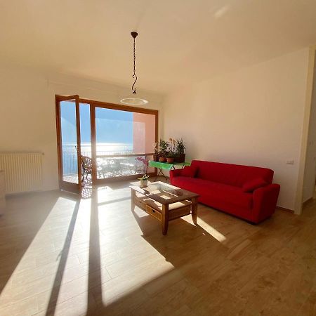 Big Apartment With Lake View And Two Bedrooms Sala Comacina Exteriör bild