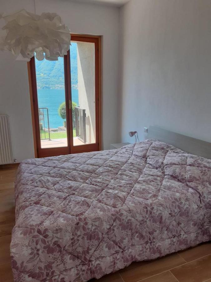 Big Apartment With Lake View And Two Bedrooms Sala Comacina Exteriör bild