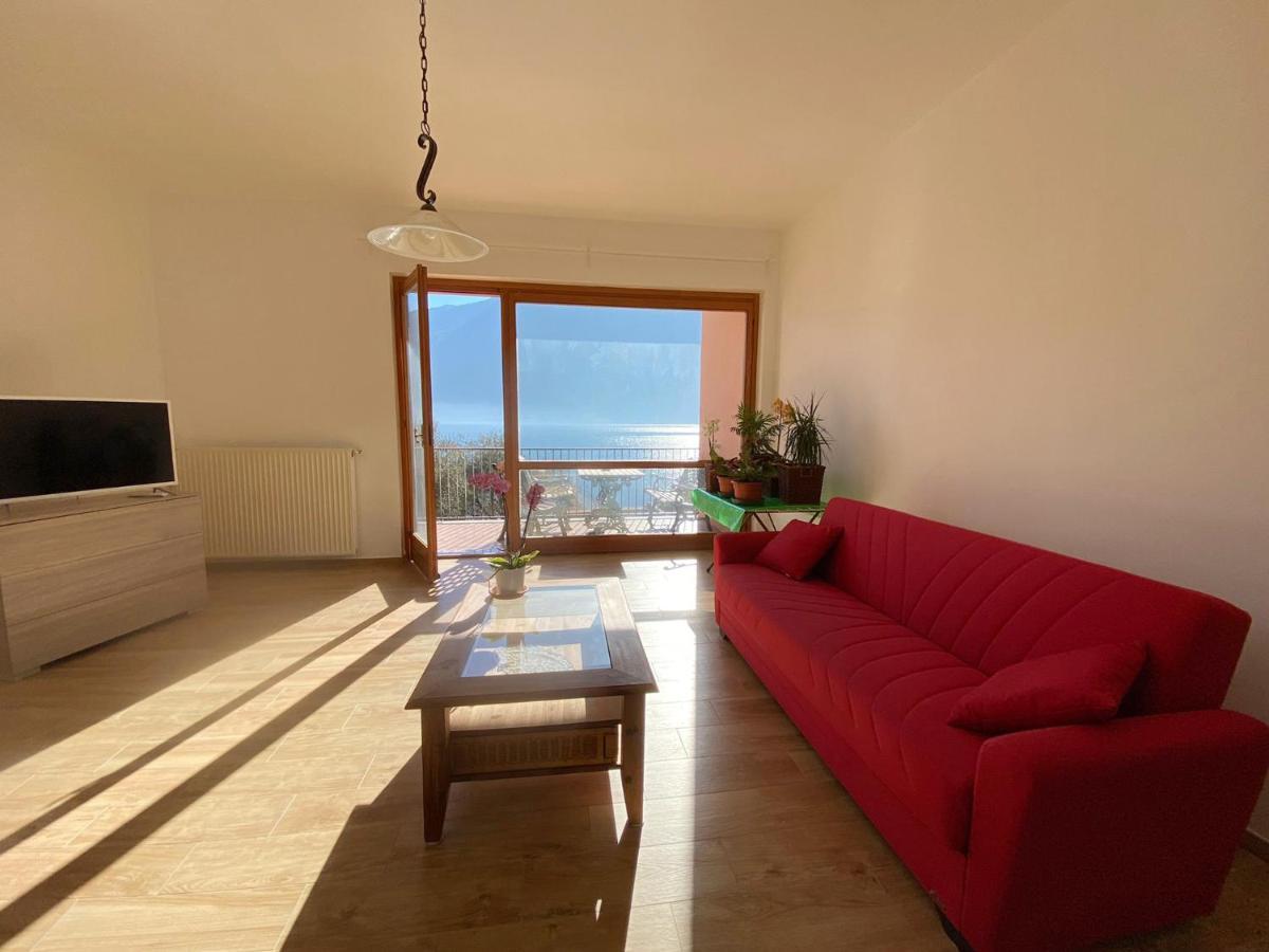 Big Apartment With Lake View And Two Bedrooms Sala Comacina Exteriör bild