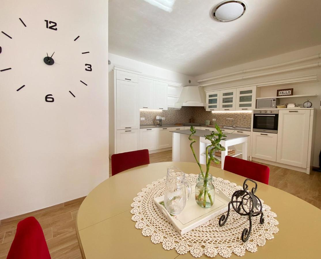 Big Apartment With Lake View And Two Bedrooms Sala Comacina Exteriör bild