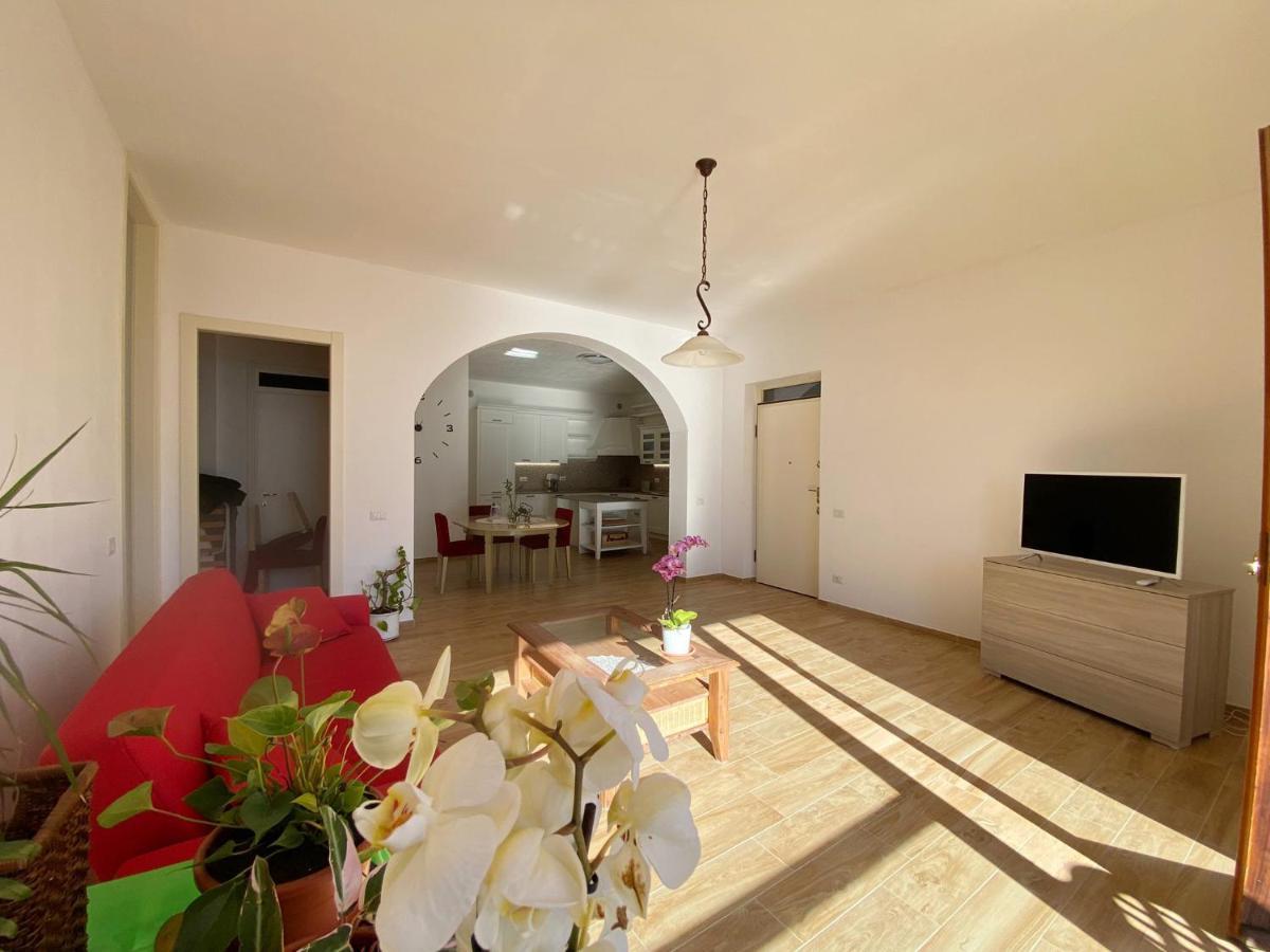 Big Apartment With Lake View And Two Bedrooms Sala Comacina Exteriör bild