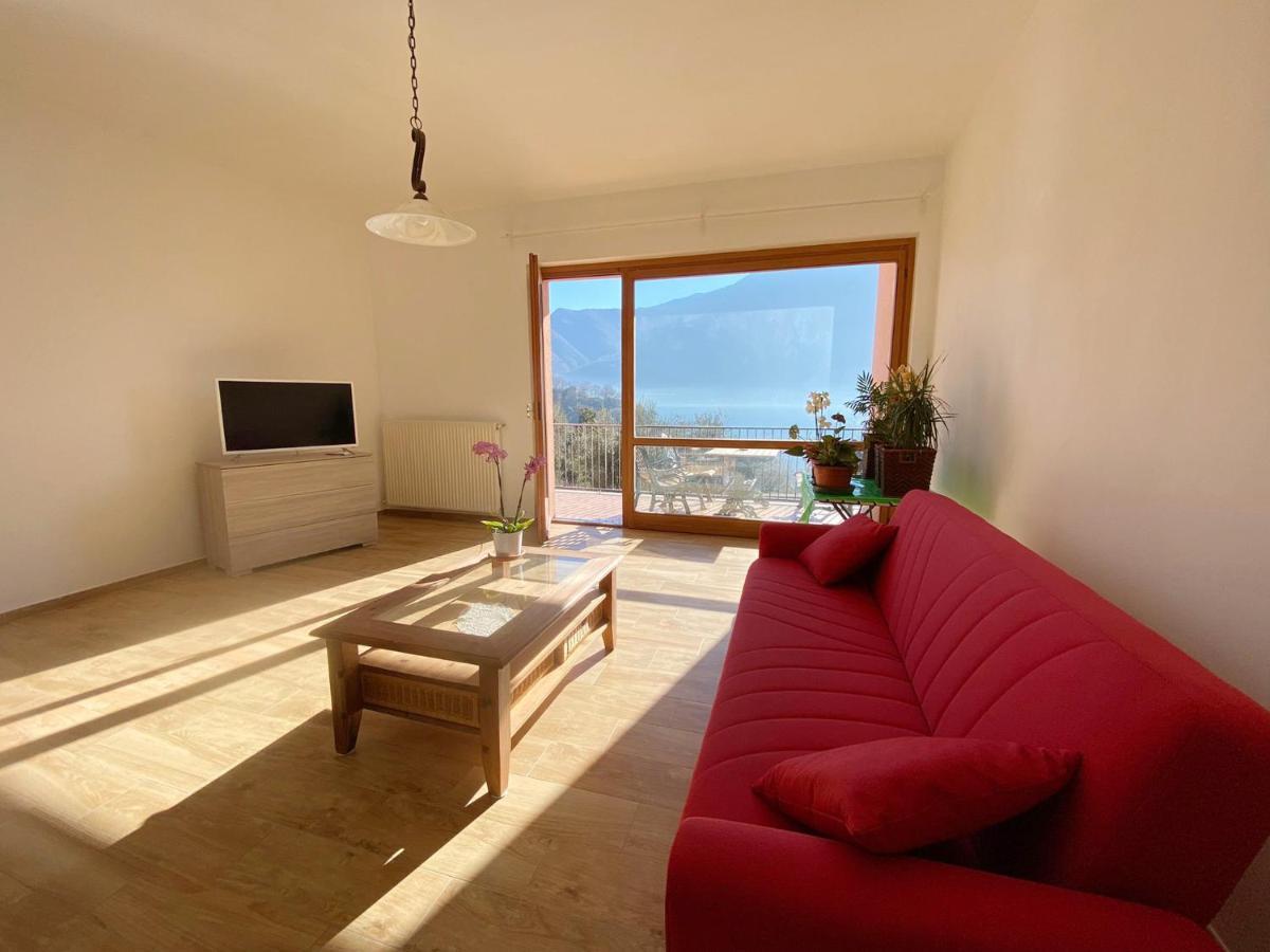 Big Apartment With Lake View And Two Bedrooms Sala Comacina Exteriör bild