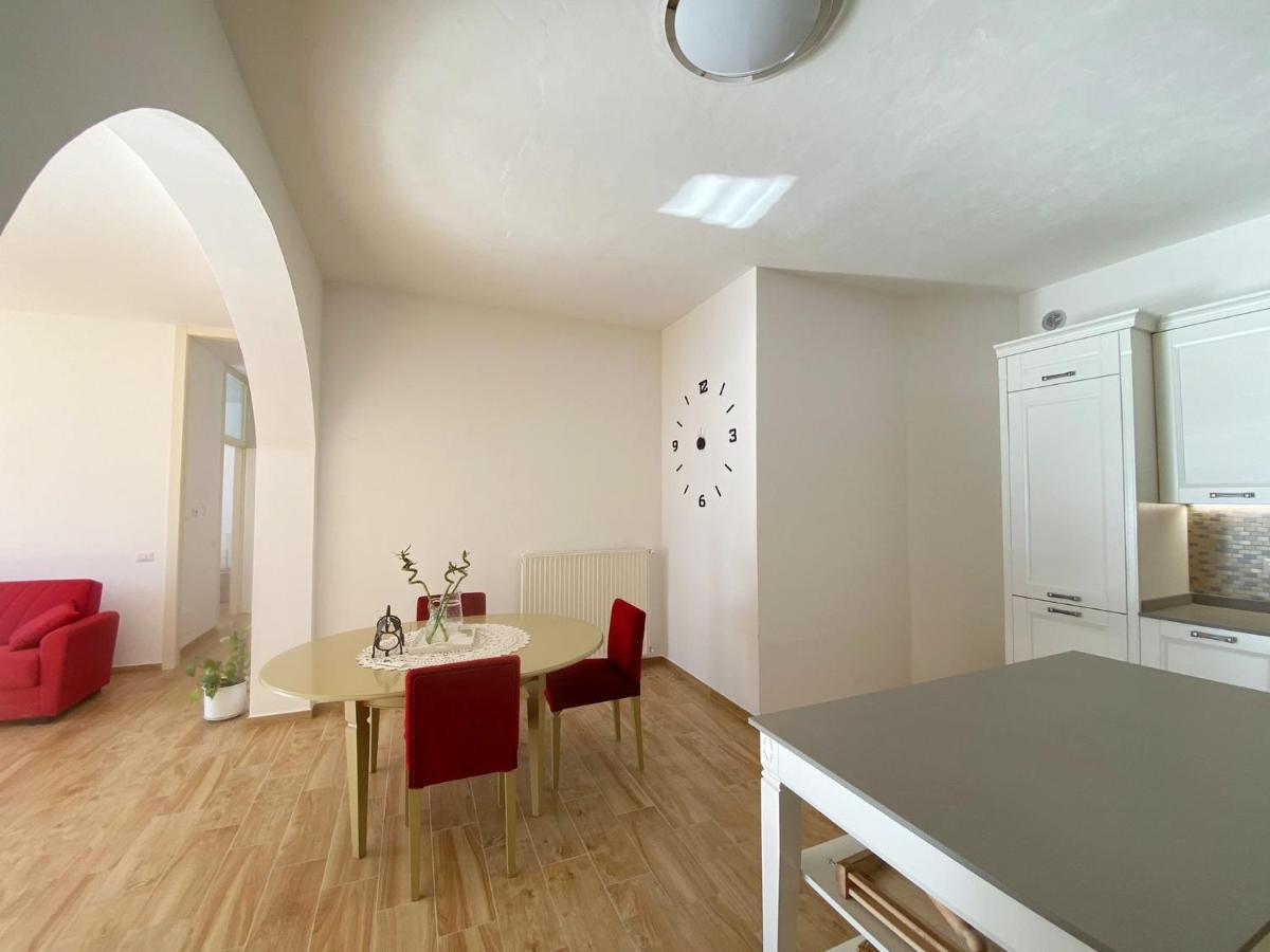 Big Apartment With Lake View And Two Bedrooms Sala Comacina Exteriör bild