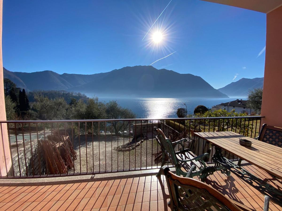 Big Apartment With Lake View And Two Bedrooms Sala Comacina Exteriör bild